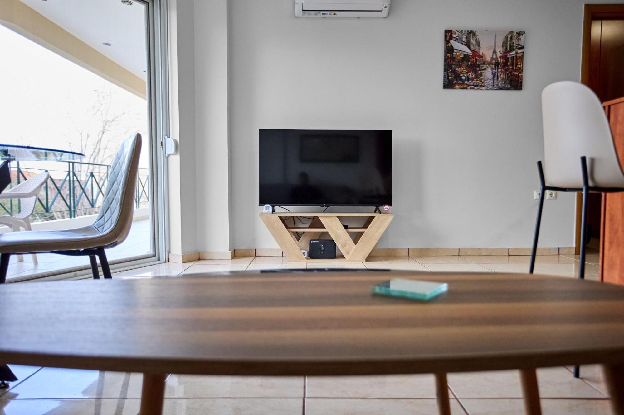 Chios Town Apartment - Heart Of Chios Town With 2 Minute Walk To The Beach Exterior foto